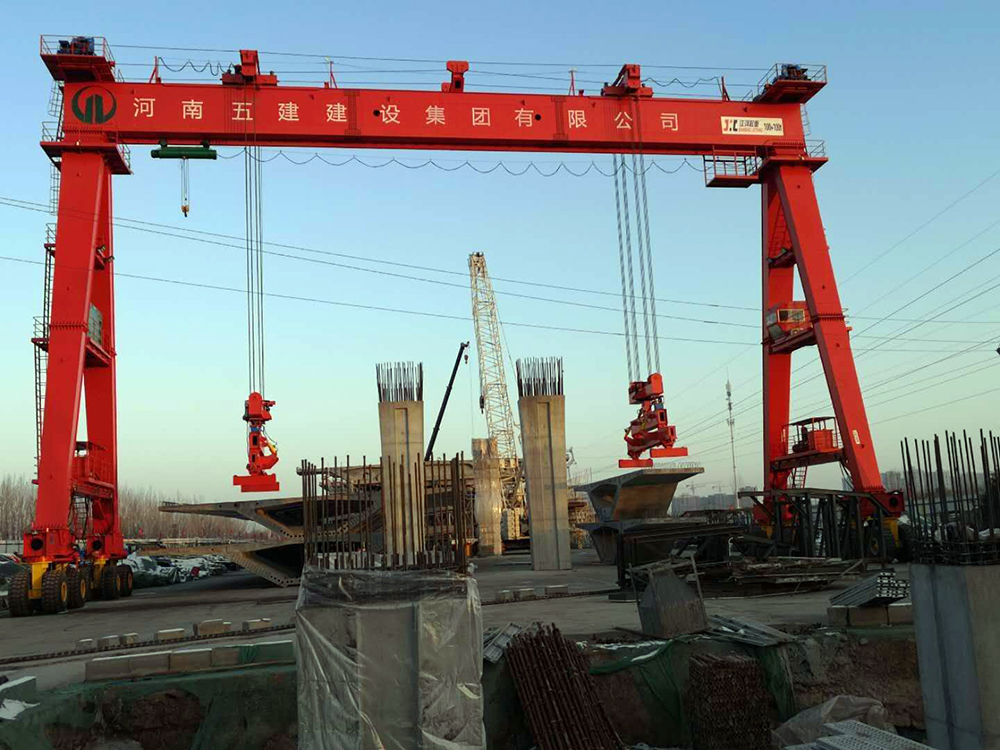 河南五建MDG200T-37M-22M轮胎式门式起重机